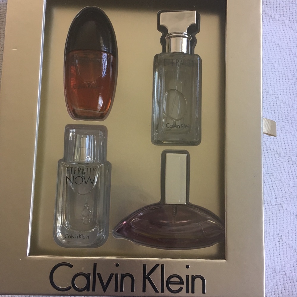 ❌❌Sold!!! 4 0.5oz Perfume